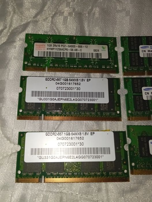 Memórias RAM DDR2 1gb 15€ tudo