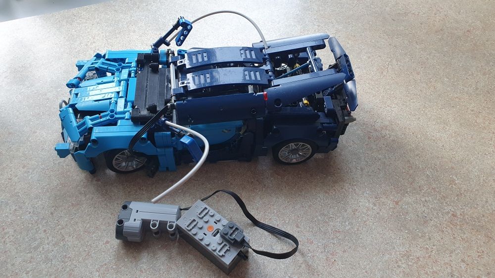 Klocki jak Lego technik Bugatti Chiron z silnikiem