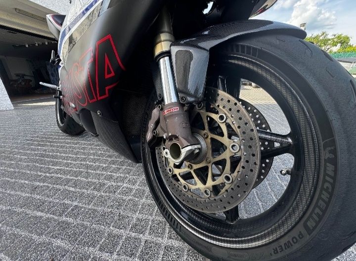 MV Agusta F4 1000 S 1+1 (2006) – 17.500 km – Escape Silmotor & Full Carbono