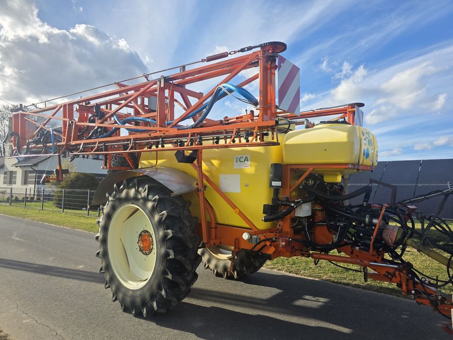 Opryskiwacz Douven John deere 624 28m