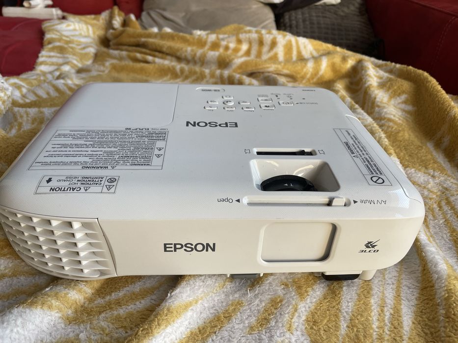 Projektor Epson EB W05 3LCD