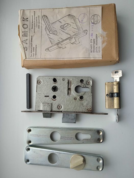 Замок накладной/врезной.