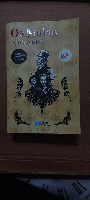 Livro "Os Maias" de Eça de Queirós