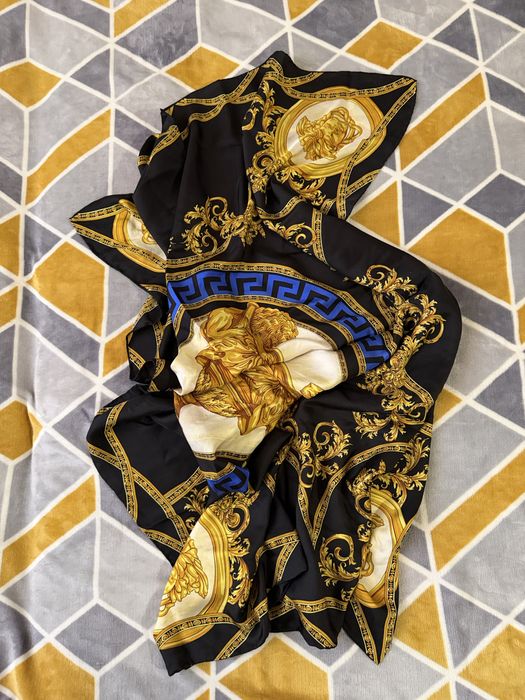 Versace стильний шарф