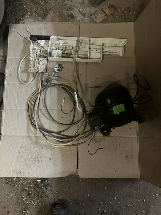 Компресор до холодильника.