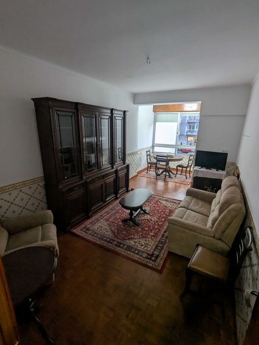 T2 em Oeiras renovado e mobilado