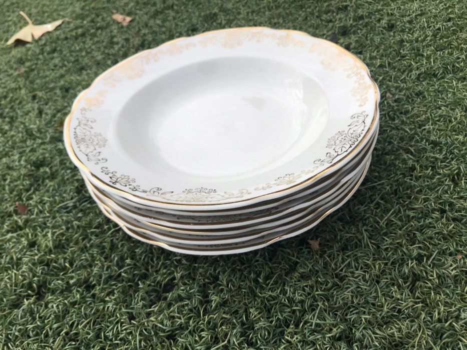 Набор тарелок