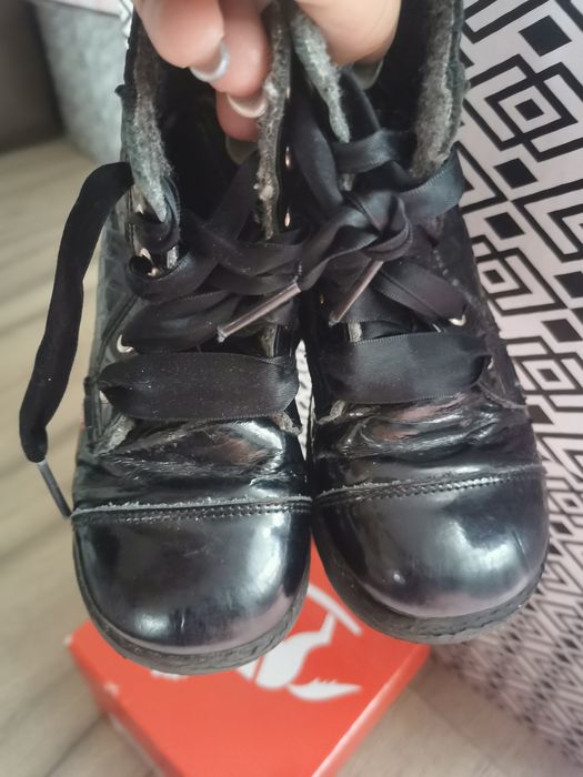 Buty lakierowane emel 25