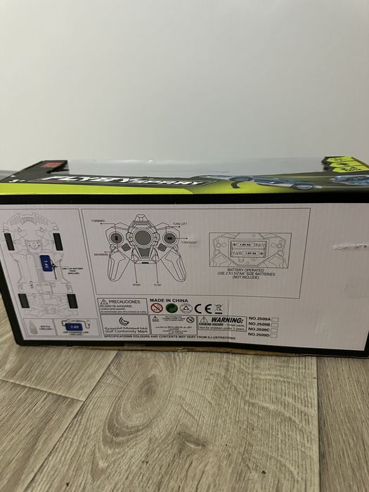 Трюкова машинка на радіокеруванні паровий ефект світло  FlyBySpray