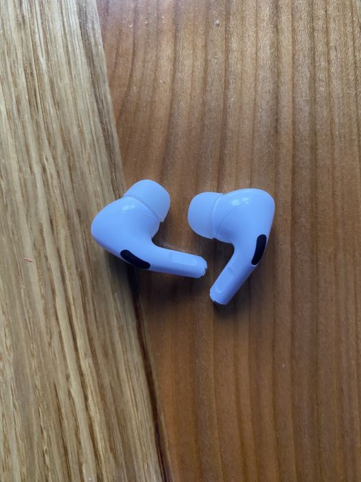 AiPods pro + 2 чехла в подарок
