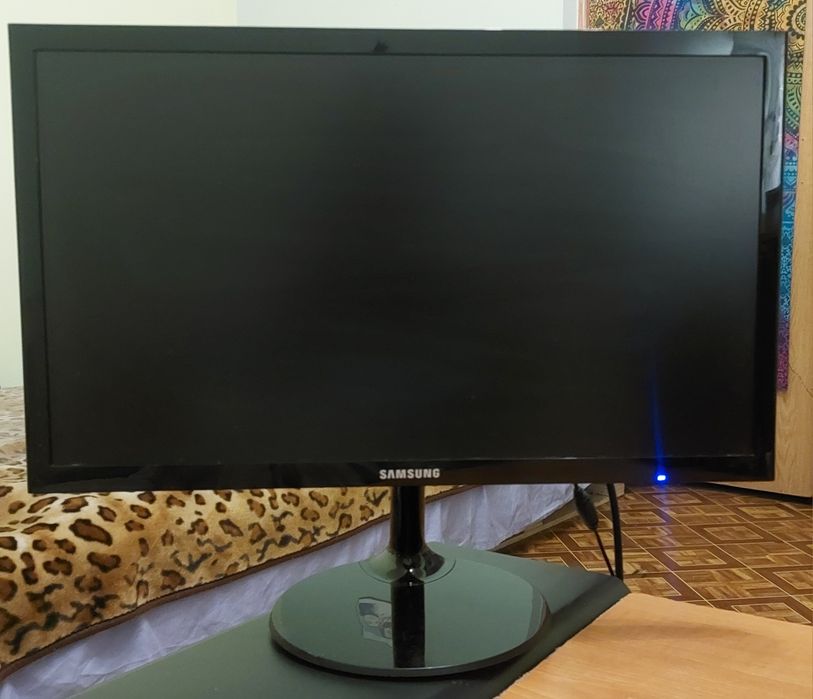 Монітор 19 дюймів Samsung S19F355HNI