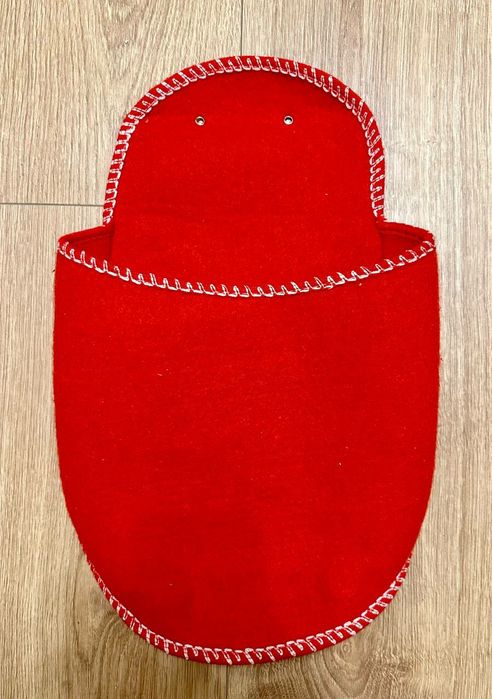 Великий тапок для зберігання гостьових тапок.