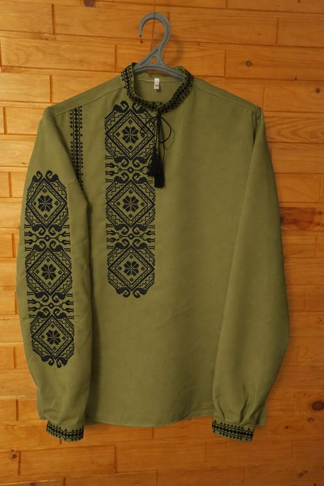 Вишиванки чоловічі в асортименті