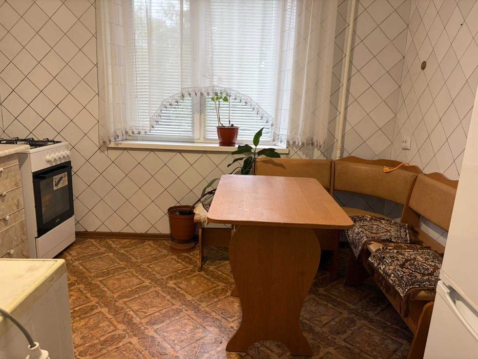 Продам 4-кімнатну квартиру