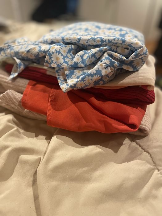 Lote de roupa feminina