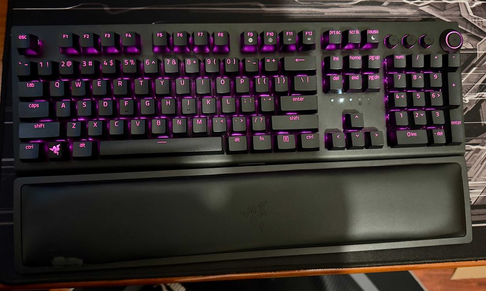 Razer BlackWidow V3 Pro Keyboard | Wireless | Yellow Switches64586163226369121