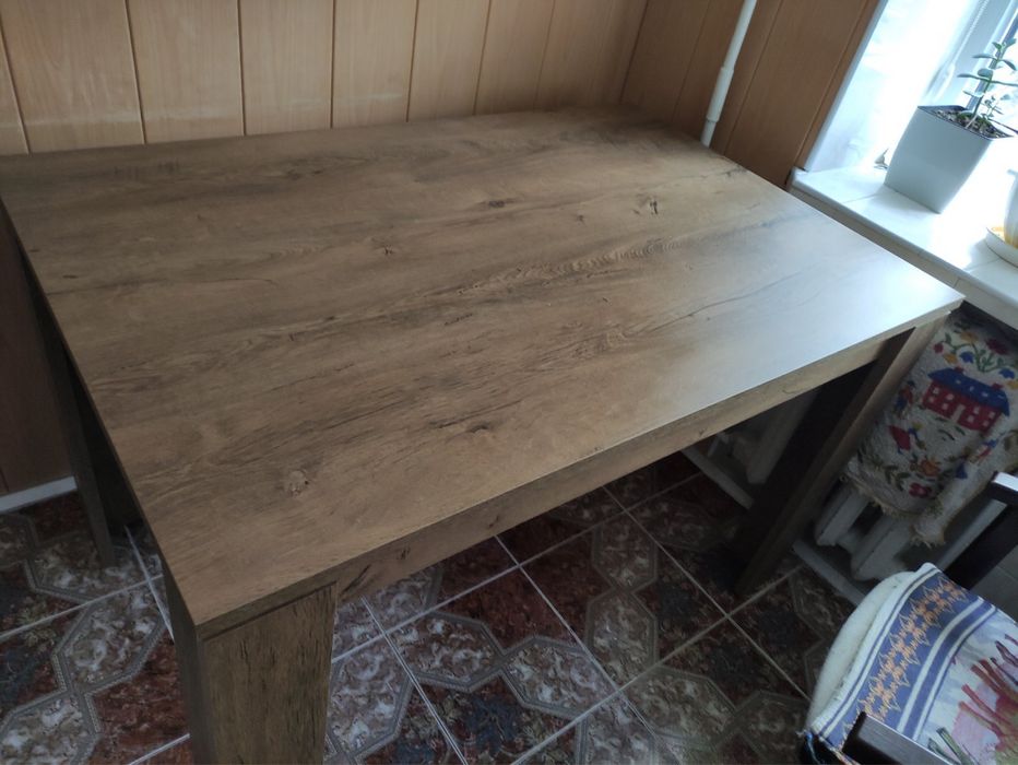 Стіл обідній з JYSK