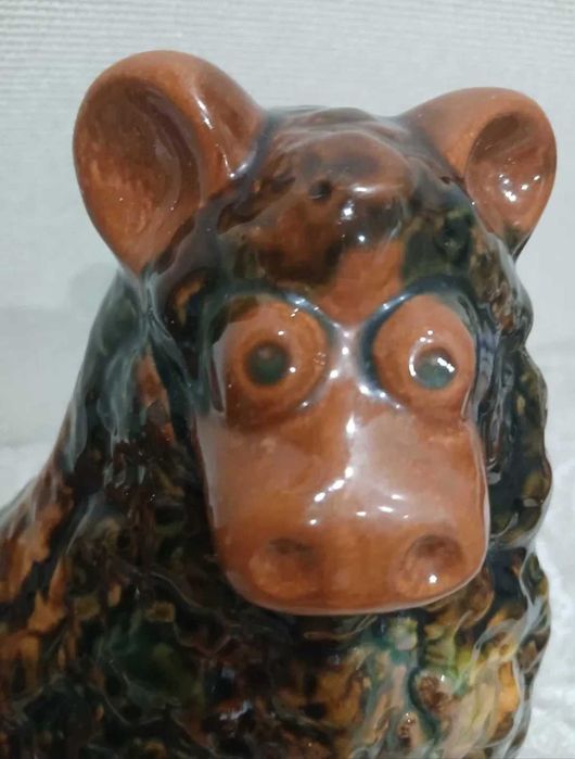 Лев - васильківська  керамічна статуетка.