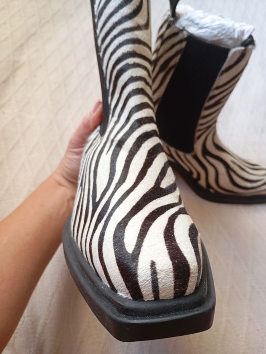 ASOS 39R skórzane botki zebra czarno białe kwadratowym noskiem