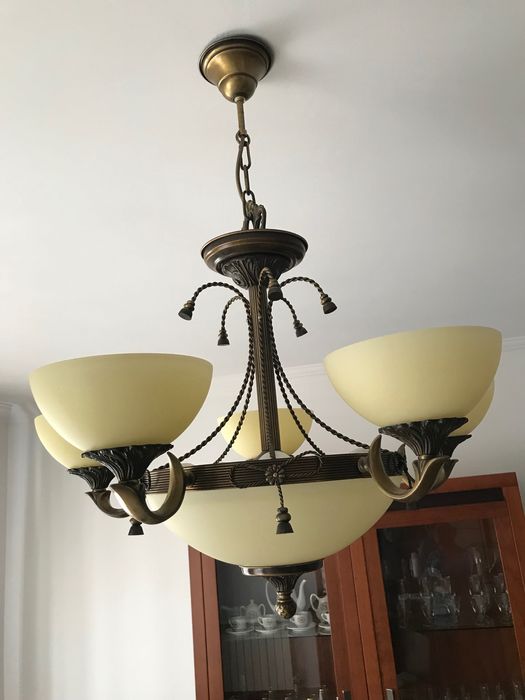 Candeeiros de teto com lâmpadas económicas