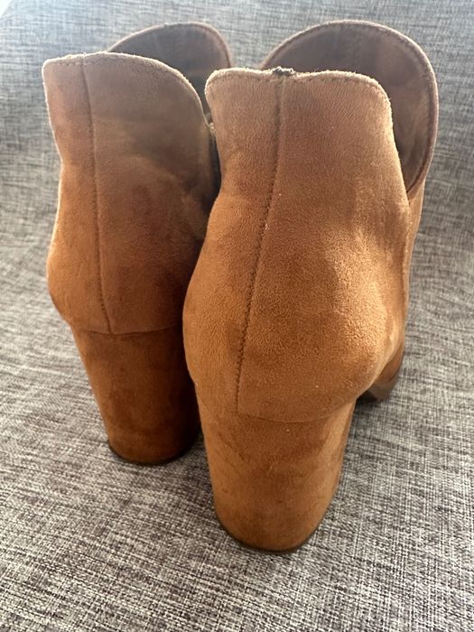 Botki na szerokim obcasie