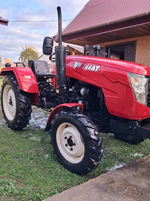 Трактор DW 244 AT