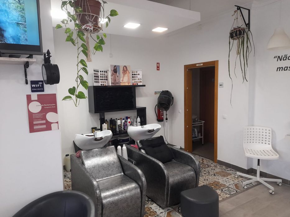 Trespasso Salão de Cabeleireiros na linha de Cascais/Parede