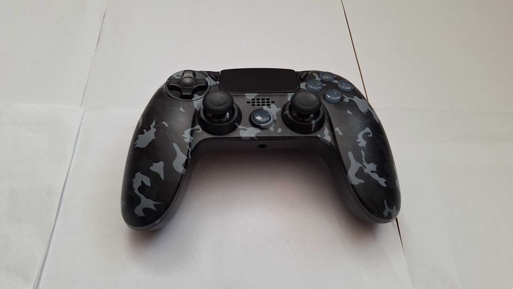 Kontroler bezprzewodowy Cobra QSP411 camo czarny do PS4 Sony PlayStation 4