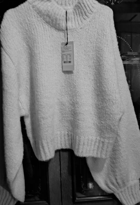 Білий світер, новий з біркою, розмір  М, бренд  na-kd.