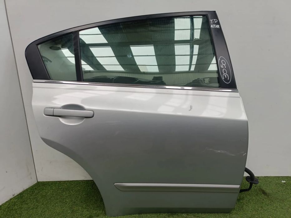 Porta trás direita NISSAN Altima Sedan (L32)