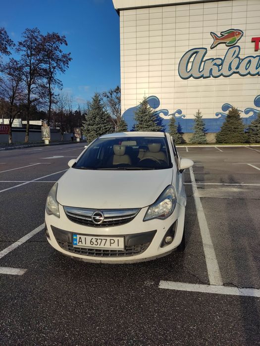 Гарний, надійний, економічний автомобіль в ексклюзивній обшивці. Простий в управлінні робот, є режими зимової їзди та спорту. Всі розвідники замінені. Два комплекти резини, друга на литих дисках. Газ/бензин. Гарно аудіосистема. Підігрів сидінь. Кондиціонер. Салон кожна, ручна перетяжка салону. Преміальна аудіо система з чистим звуком. При своїх компактних розмірах дуже маневровий та стає де завгодно. Досить місткий порівняно з конкурентами в данному сегменті.