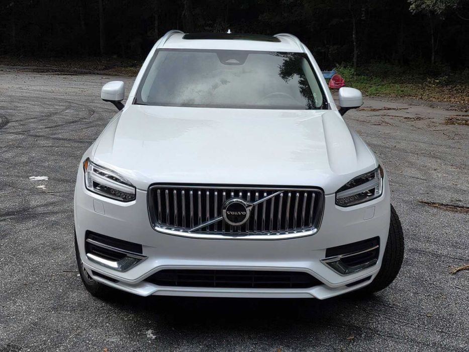 Volvo XC90 T8      2022