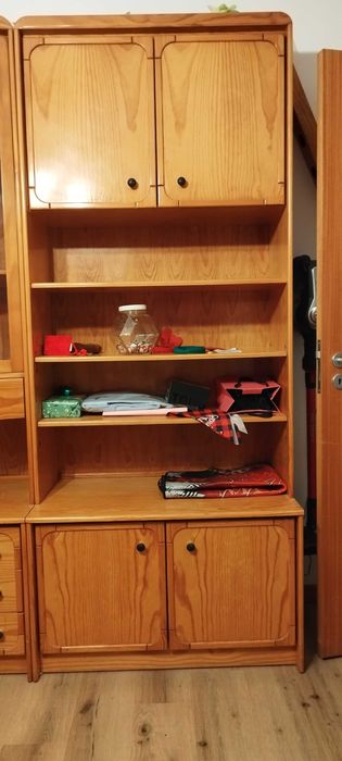 Móvel de sala com garrafeira
