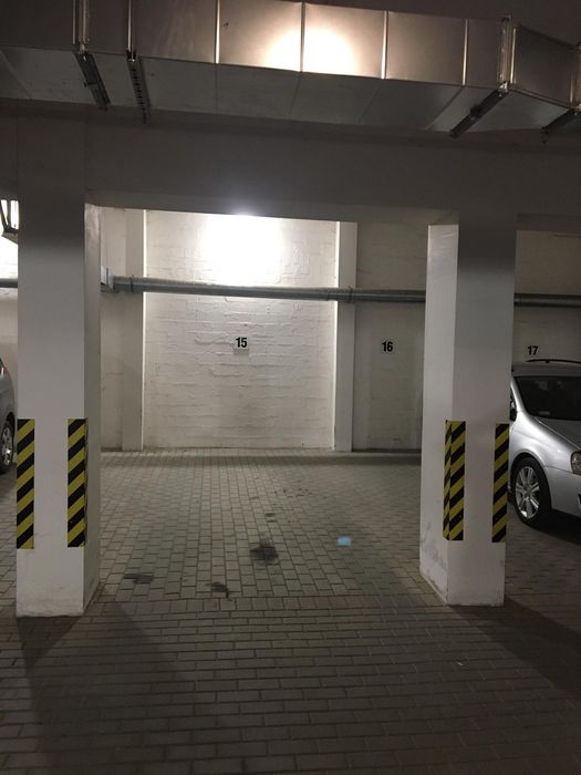 Wynajmę miejsce postojowe w garażu podziemnym