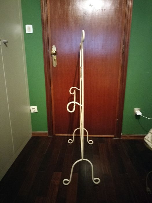 Toalheiro Ferro Branco