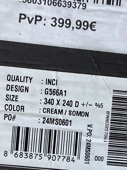 Duas carpetes de sala (rosa claro com padrão)