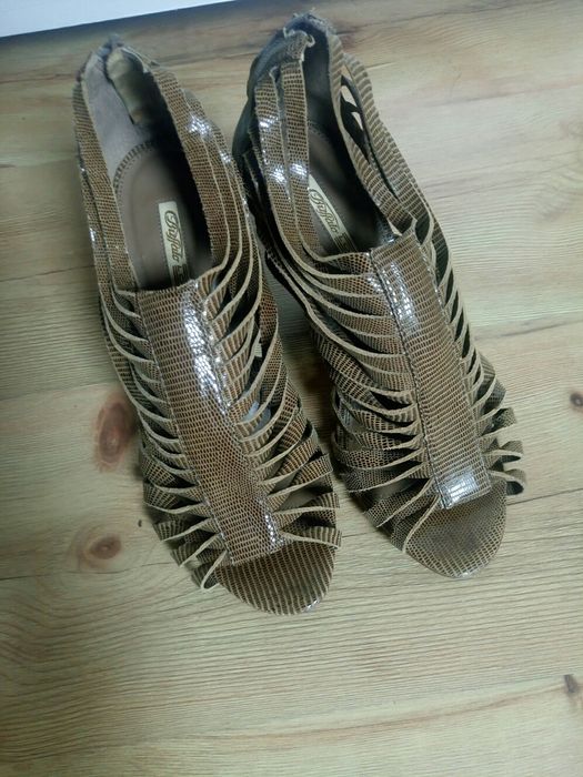 Buty sandały skórzane Buffaulo r.40