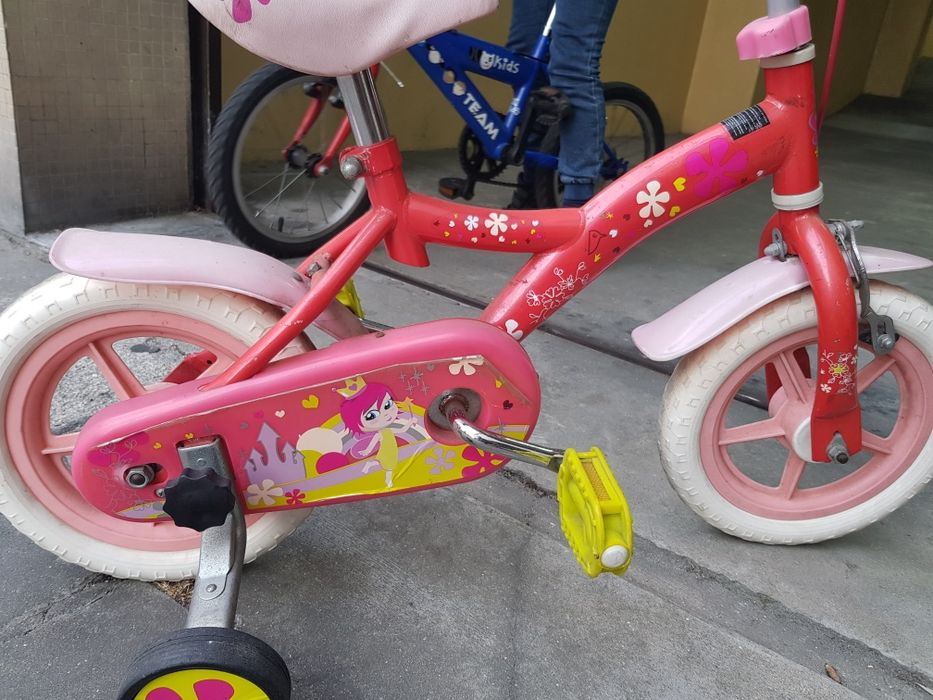 Bicicleta de criança com rodinhas