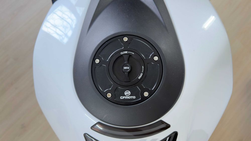 CFMoto 675SR-R 2025