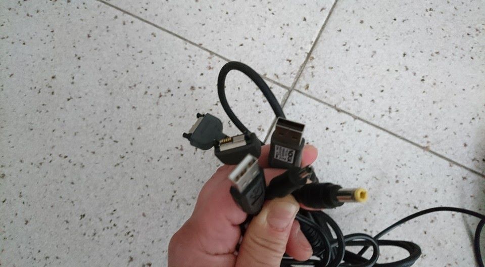 Lote 9 Carregadores Nokia, Samsung, ZTE, Cabos
