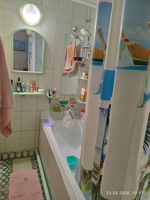 Продається двох кімнатна квартира