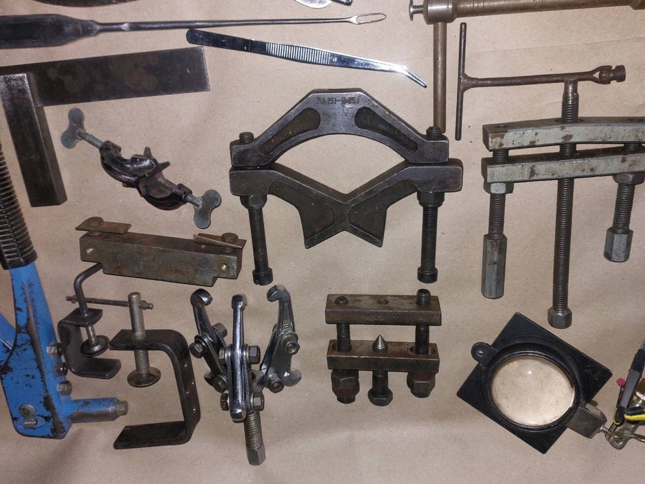 Инструменты в гараж.