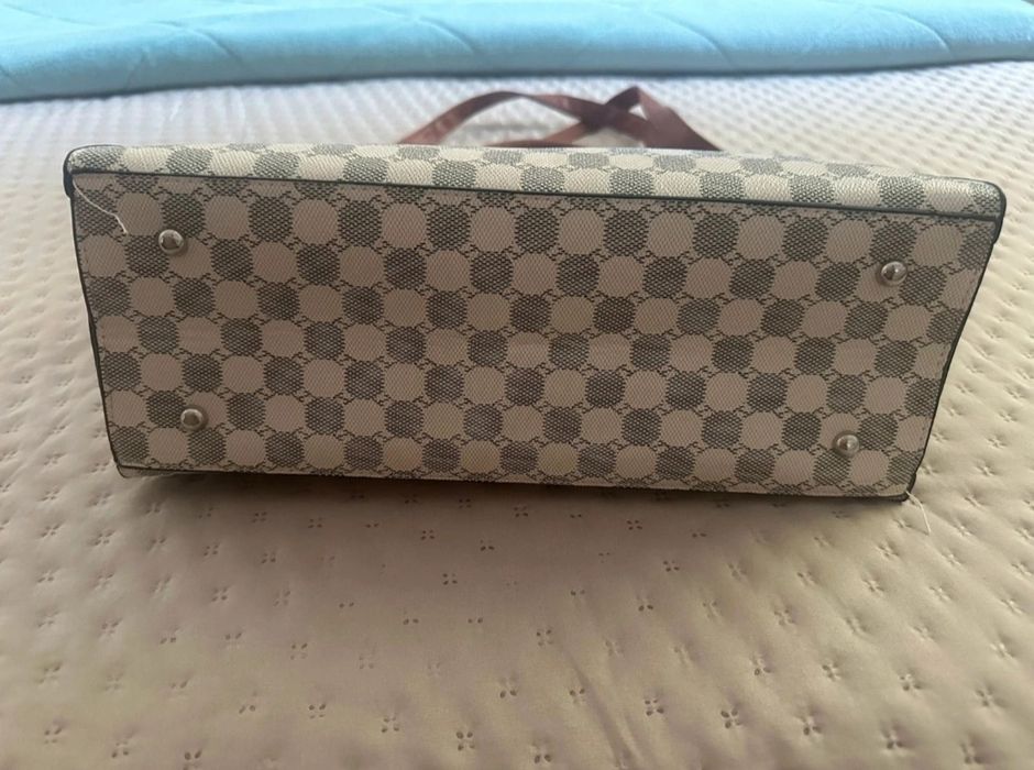 Mala de mão/tote branca e castanha com alça tiracolo