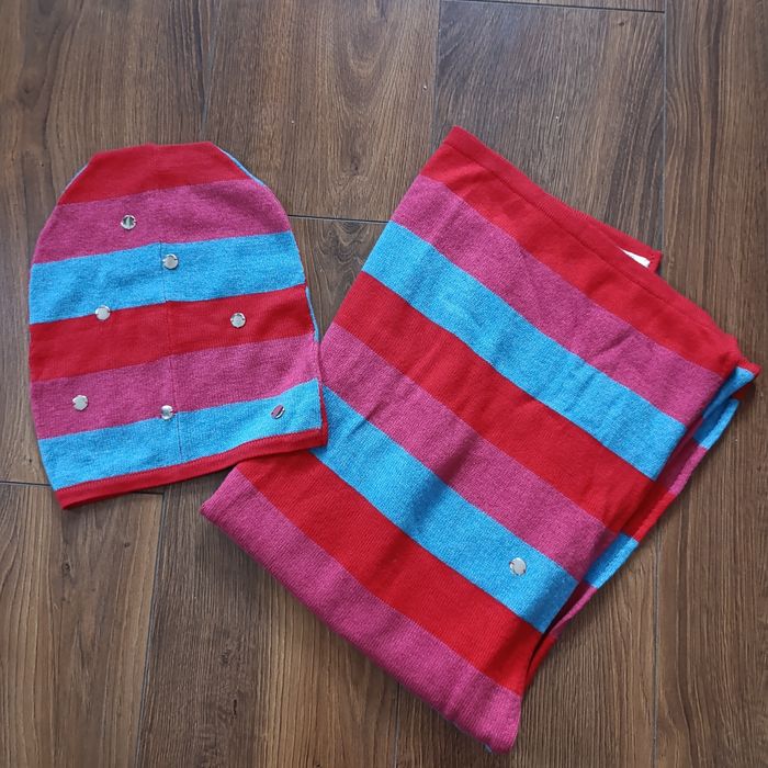 Продам шапку и шарф демисезонные на девочку