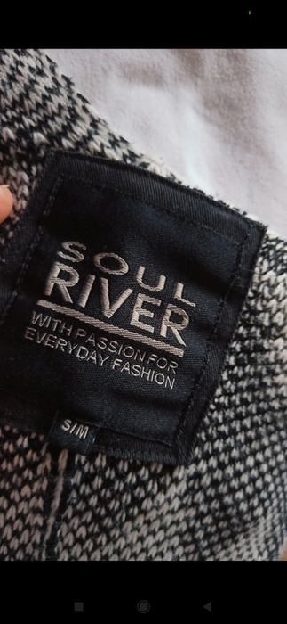 Sg Piękne ponczo wzory czarnobiałe  z frędzlami orginalne stylowe modn