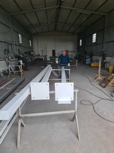 Casas Pré-fabricadas & estruturas Metálicas