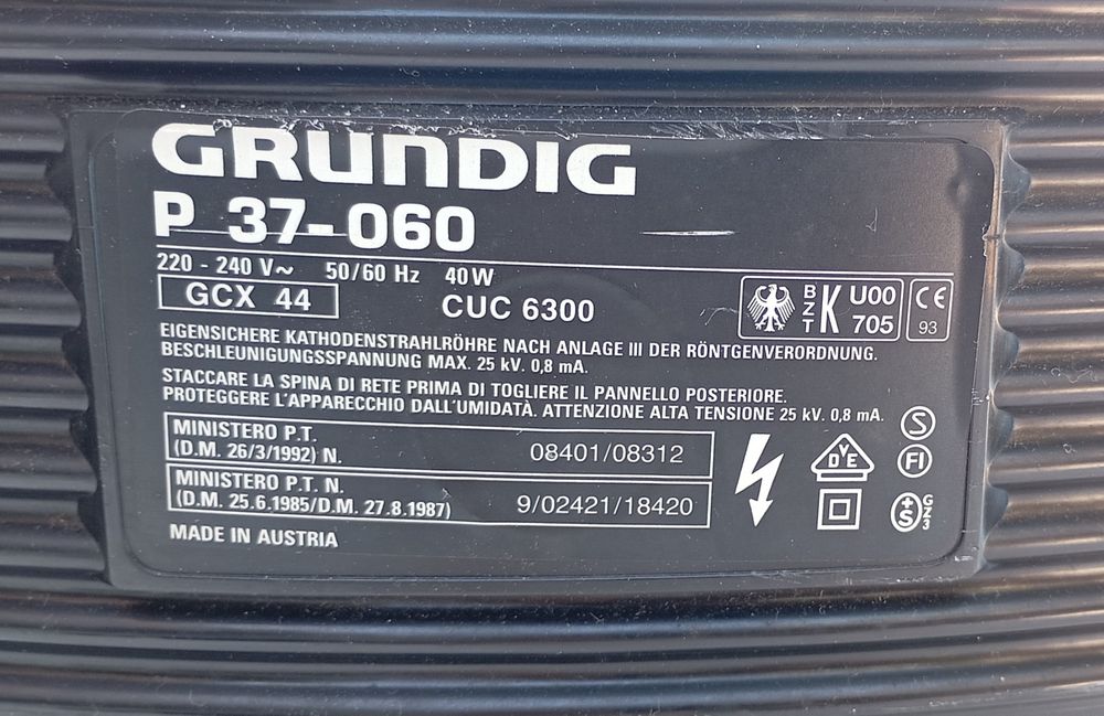 Televisão a cores Grundig