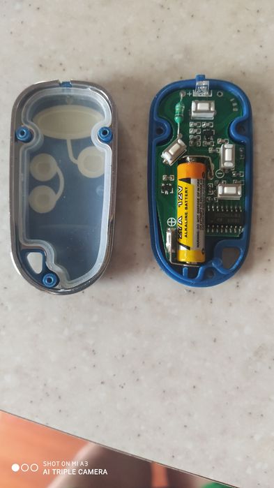 Продам брелок сигналізації YAMAHA з електронним модулем.