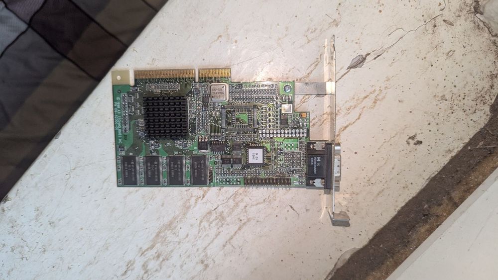 Відеокарта Rage 128"