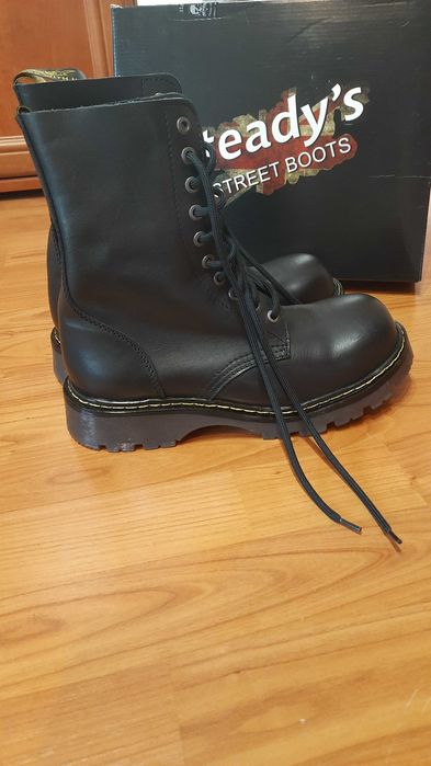 Glany Steady's 10 dziurek czarne/Crust roz 40/41